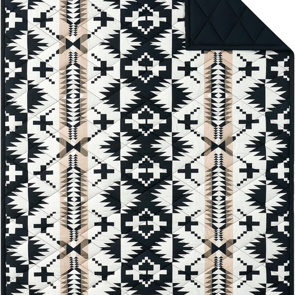 Pendleton 50 x 70 Spider Rock Quilted Roll Up Throw Blanket NWT - Picture 6 of 7